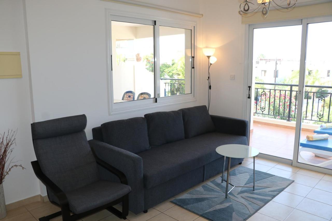 Sunset Apartment With Pool & 10 Mins To Venus Beach Paphos ภายนอก รูปภาพ