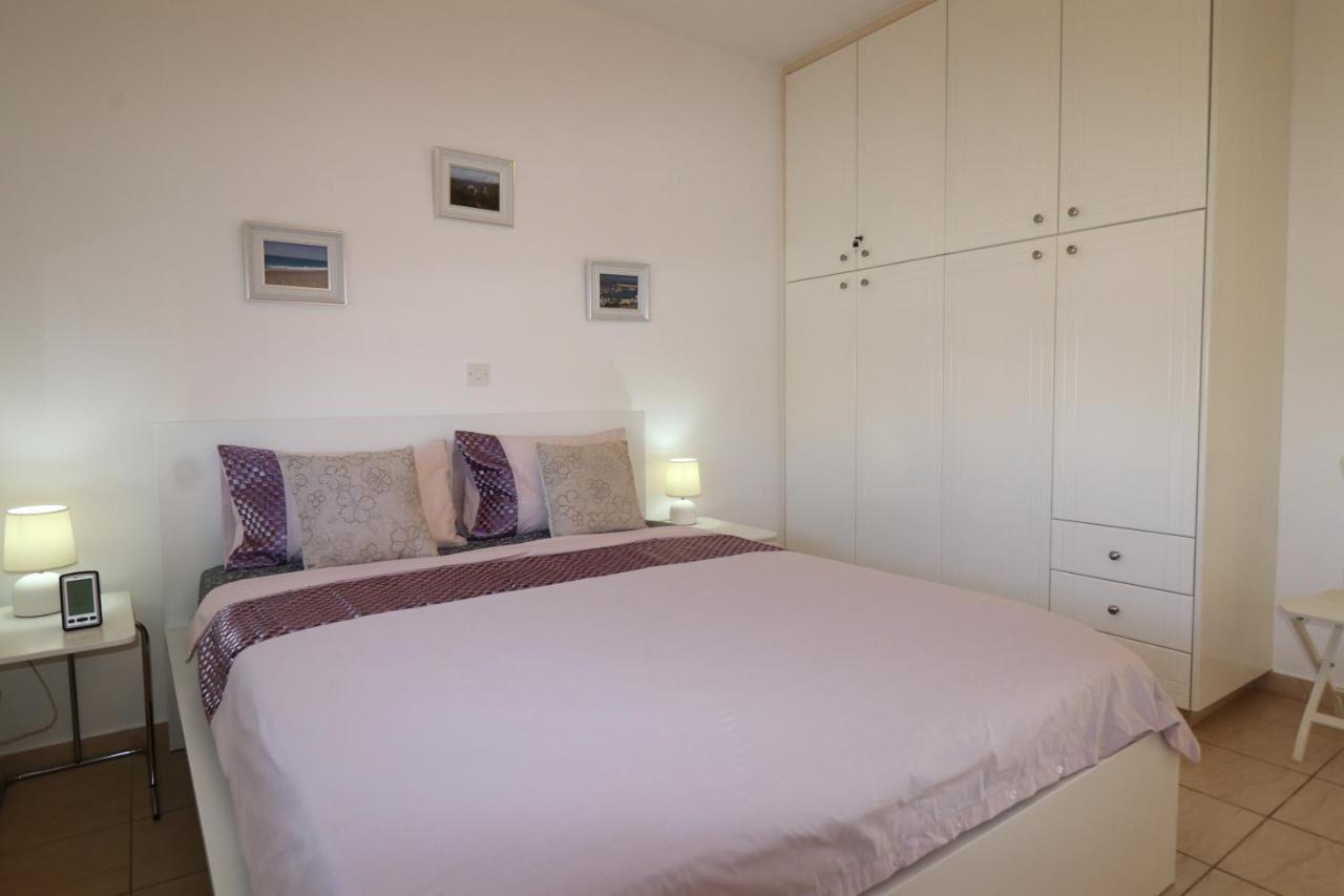 Sunset Apartment With Pool & 10 Mins To Venus Beach Paphos ภายนอก รูปภาพ