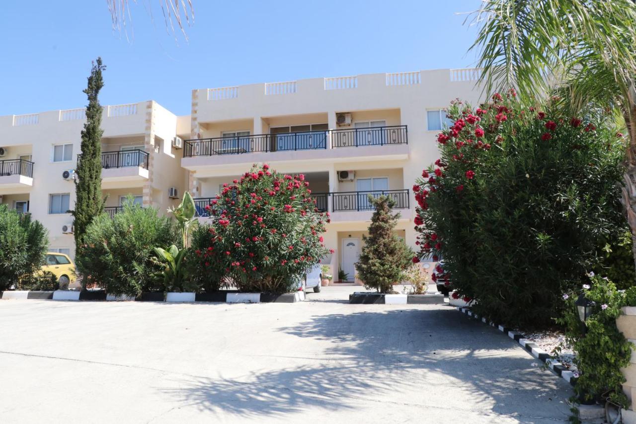 Sunset Apartment With Pool & 10 Mins To Venus Beach Paphos ภายนอก รูปภาพ