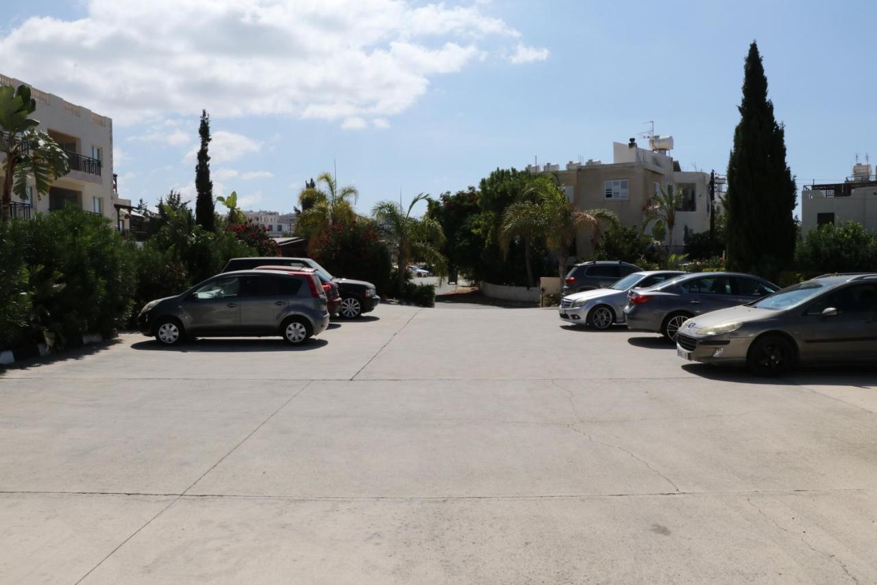 Sunset Apartment With Pool & 10 Mins To Venus Beach Paphos ภายนอก รูปภาพ